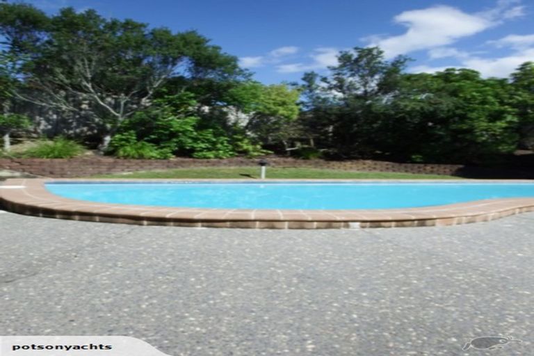 Photo of property in The Haven, 15/120 Beach Haven Road, Beach Haven, Auckland, 0626