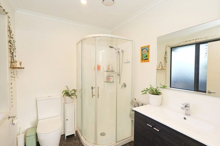Photo of property in 40 Queen Street, Winton, 9720