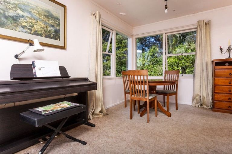 Photo of property in 35 Mcdowell Crescent, Hillcrest, Auckland, 0627
