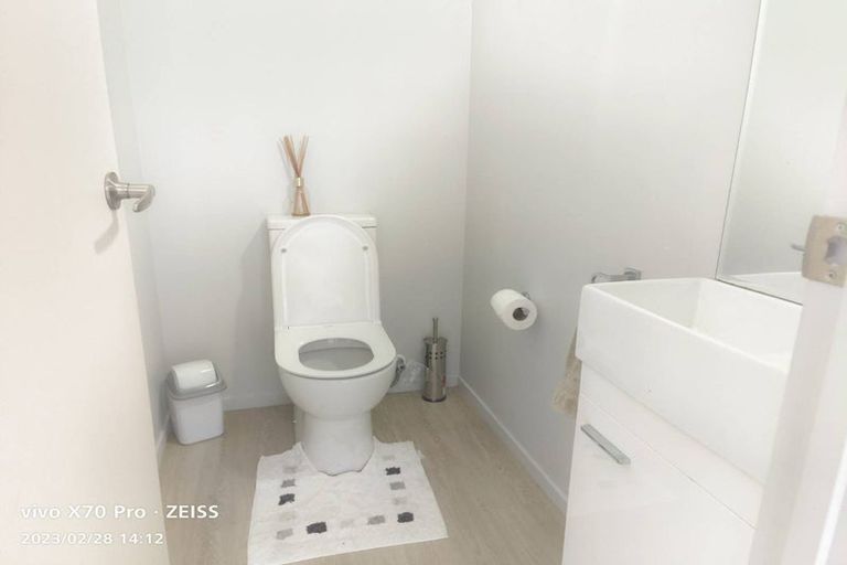 Photo of property in 37 Pitt Road, Runciman, Drury, 2578