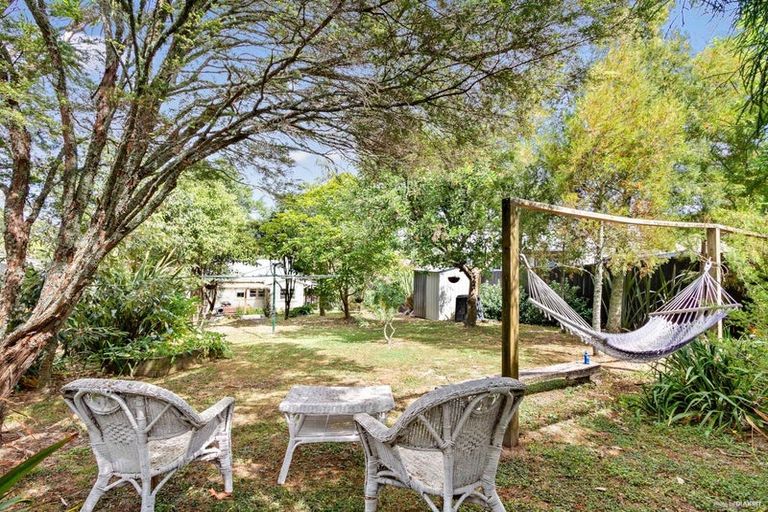 Photo of property in 79 Kaurilands Road, Titirangi, Auckland, 0604