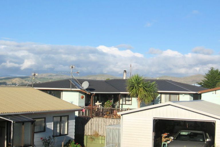 Photo of property in 16 Tuna Terrace, Titahi Bay, Porirua, 5022