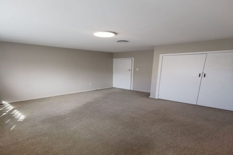 Photo of property in 2/11 Manor Place, Bryndwr, Christchurch, 8053