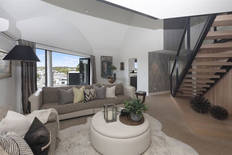 Photo of property in 50i Carlton Mill Road, Merivale, Christchurch, 8014