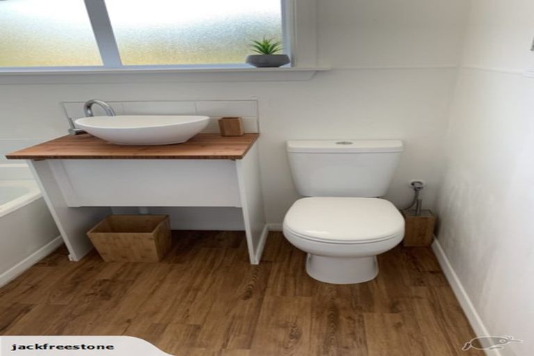 Photo of property in 69 Collingwood Street, Eltham, 4322