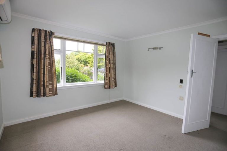 Photo of property in 124 Memorial Avenue, Burnside, Christchurch, 8053