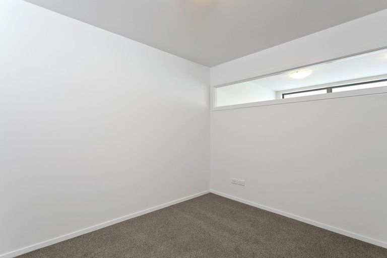 Photo of property in 10/26 Railway Street West, Papakura, 2110