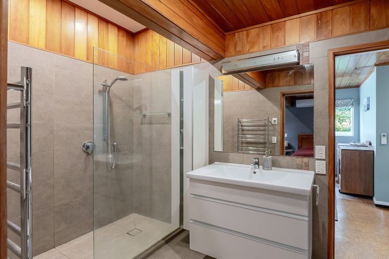 Photo of property in 8 Christina Grove, Normandale, Lower Hutt, 5010