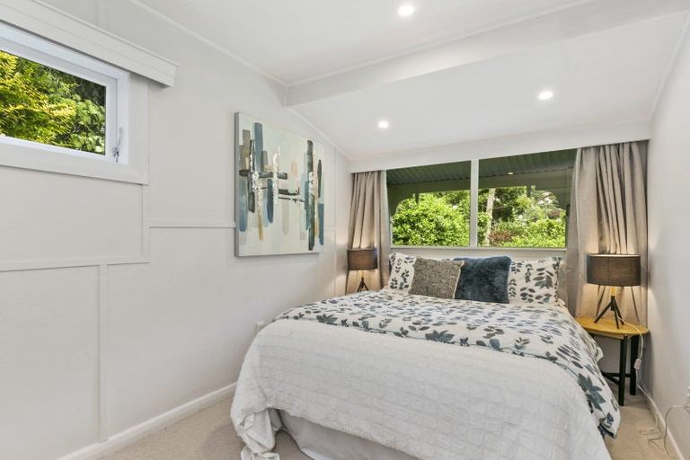 Photo of property in 136 Parkvale Road, Karori, Wellington, 6012