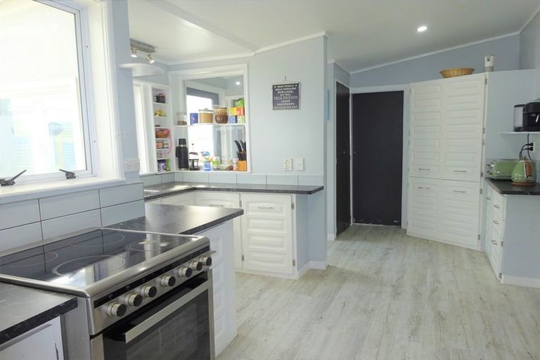 Photo of property in 1 Barber Street, Foxton Beach, Foxton, 4815