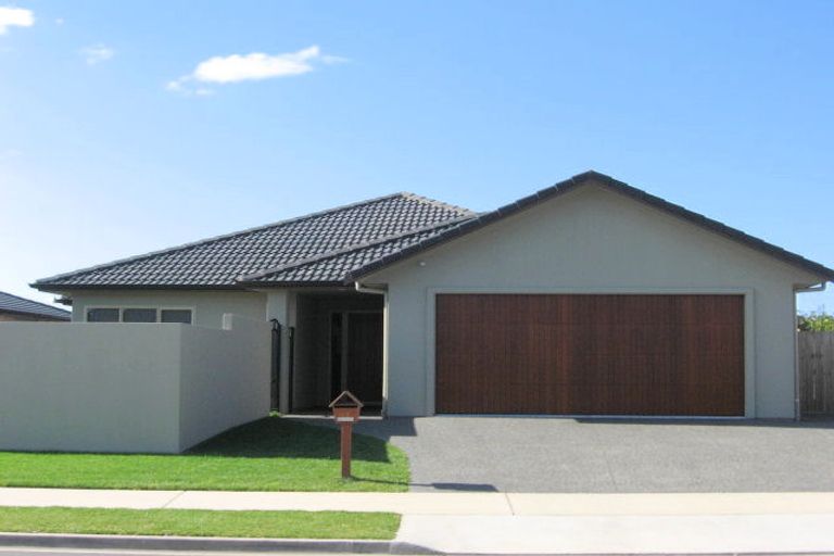 Photo of property in 17 Oreti Crescent, Papamoa Beach, Papamoa, 3118