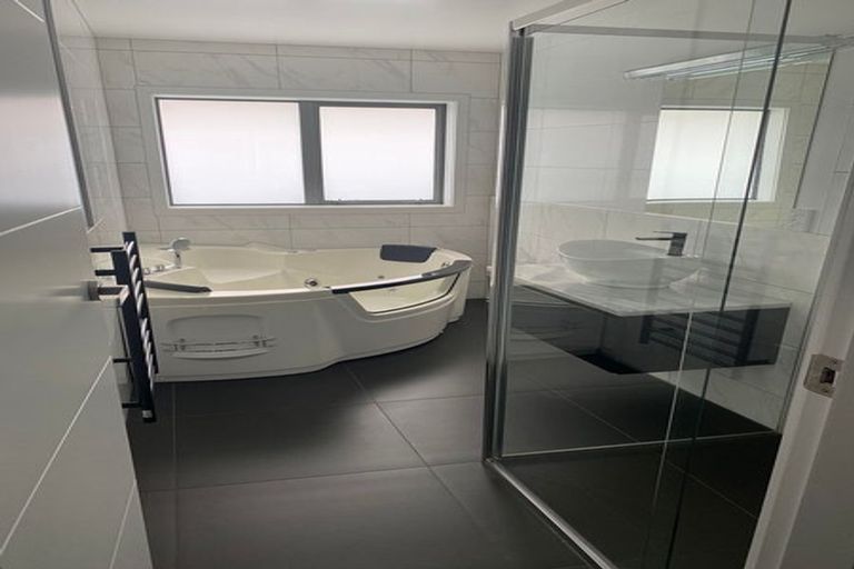 Photo of property in 24 College Drive, Paraparaumu, 5032