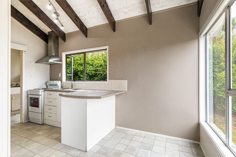 Photo of property in 2/10 Waratah Street, Birkenhead, Auckland, 0626