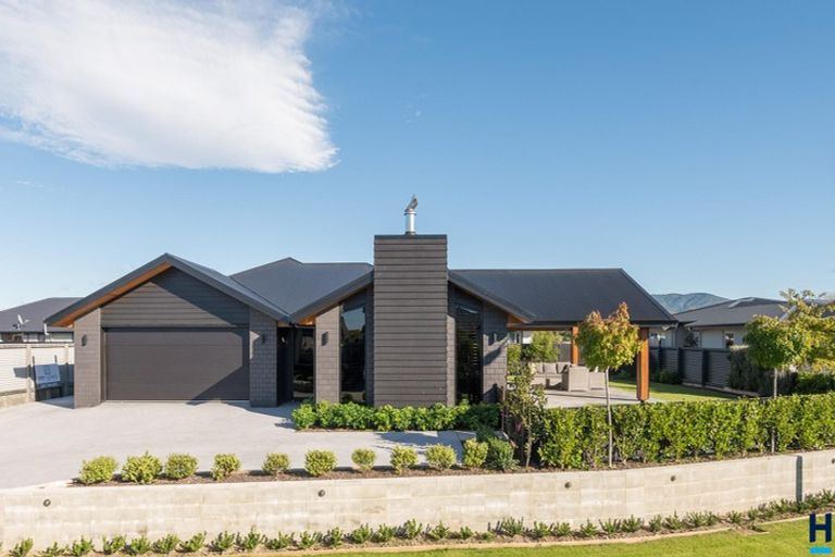 Photo of property in 4 Puketutu Grove, Motueka, 7120