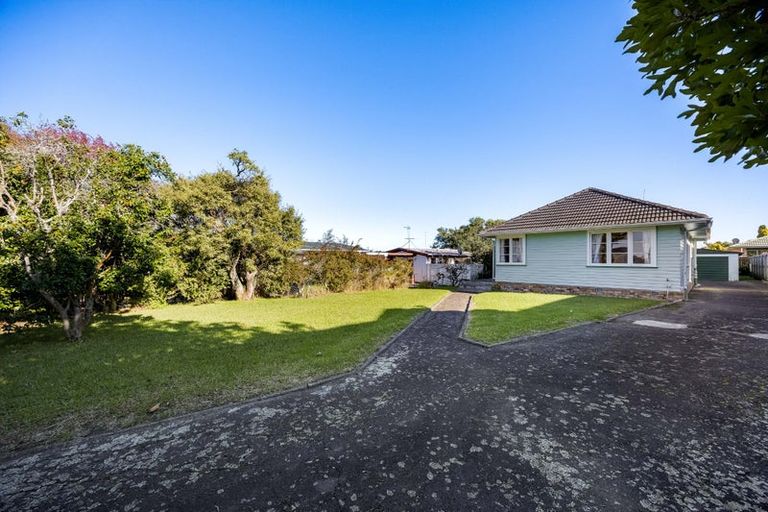 Photo of property in 116 Kervil Avenue, Te Atatu Peninsula, Auckland, 0610