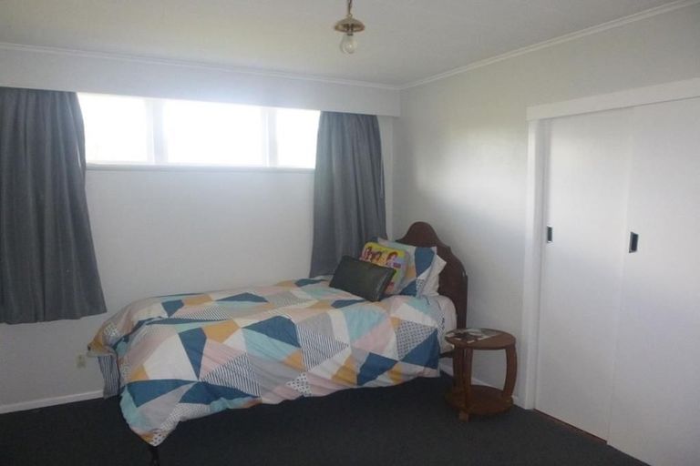 Photo of property in 6 Wyndham Road, Pinehaven, Upper Hutt, 5019