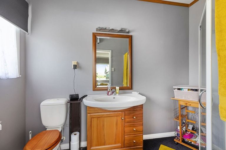 Photo of property in 8 Ngatitoa Street, Tawa, Wellington, 5028