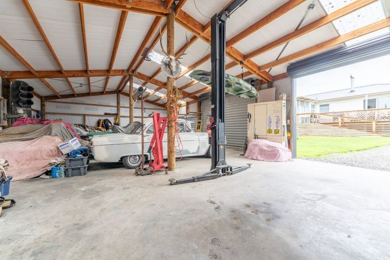 Photo of property in 21 Weston Road, Holmes Hill, Oamaru, 9401