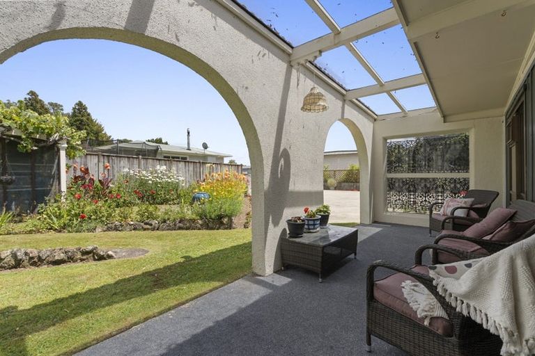 Photo of property in 12 Totara Terrace, Inglewood, 4330