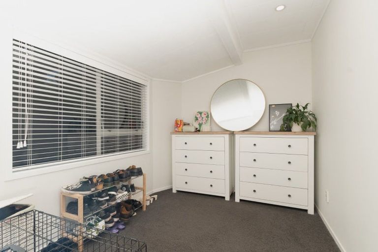 Photo of property in 5 Beeche Place, Birkdale, Auckland, 0626