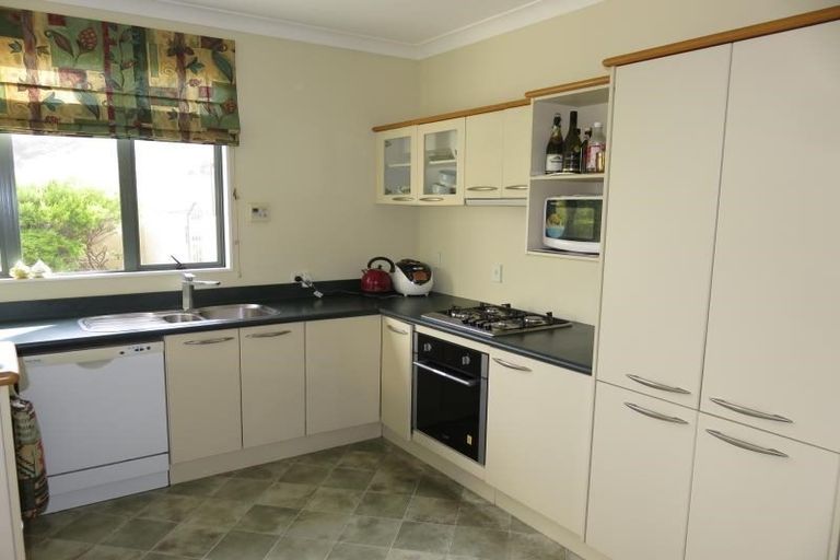 Photo of property in 43 Amesbury Drive, Churton Park, Wellington, 6037