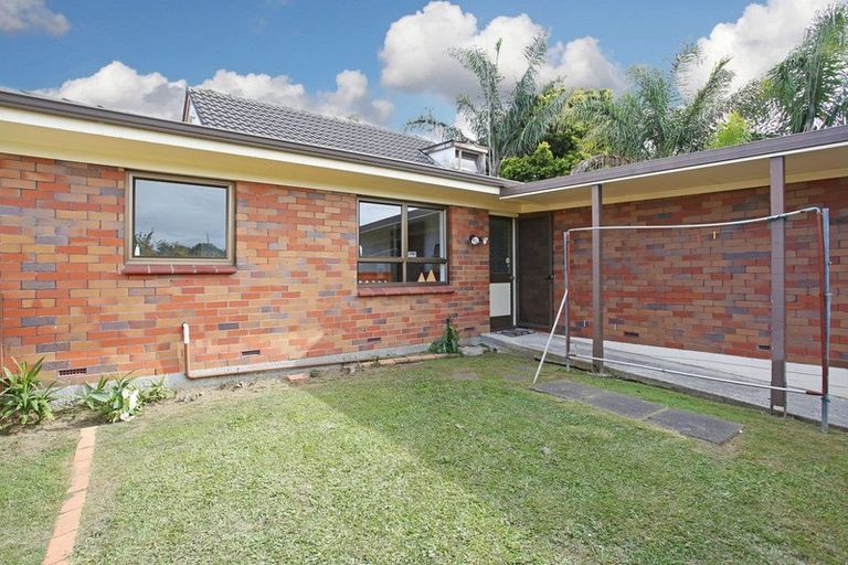 Photo of property in 14 Brynbela Court, Papakura, 2110