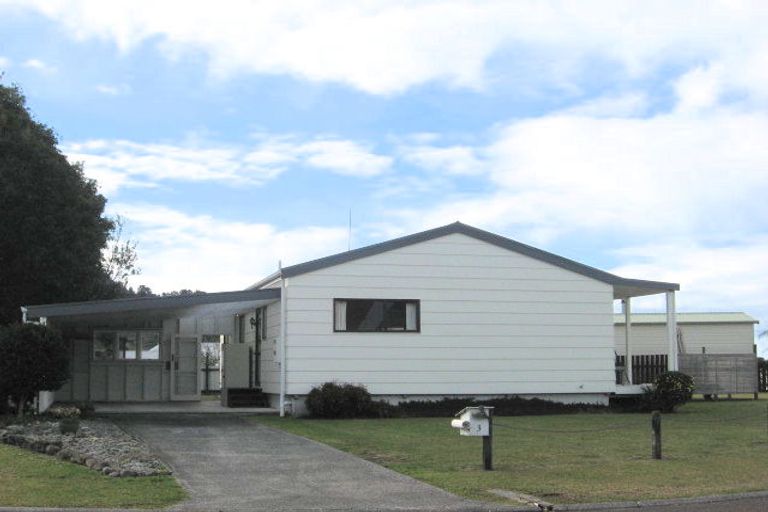 Photo of property in 3 Norfolk Place, Tairua, 3508