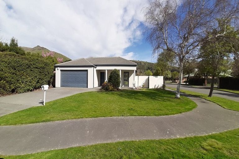 Photo of property in 2 Wendy Place, Heathcote Valley, Christchurch, 8022