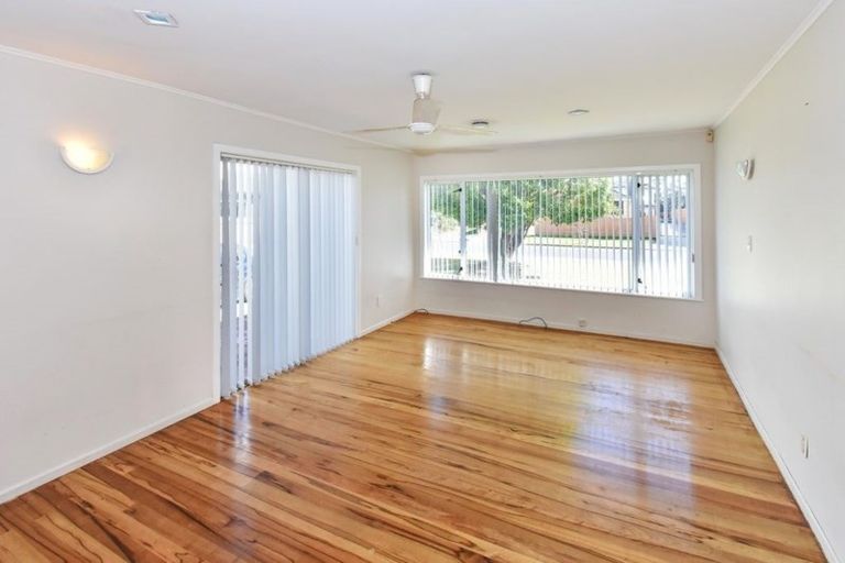 Photo of property in 76 Mclean Avenue, Papatoetoe, Auckland, 2025