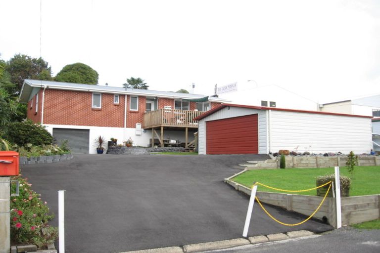 Photo of property in 1 Bear Street, Tirau, 3410
