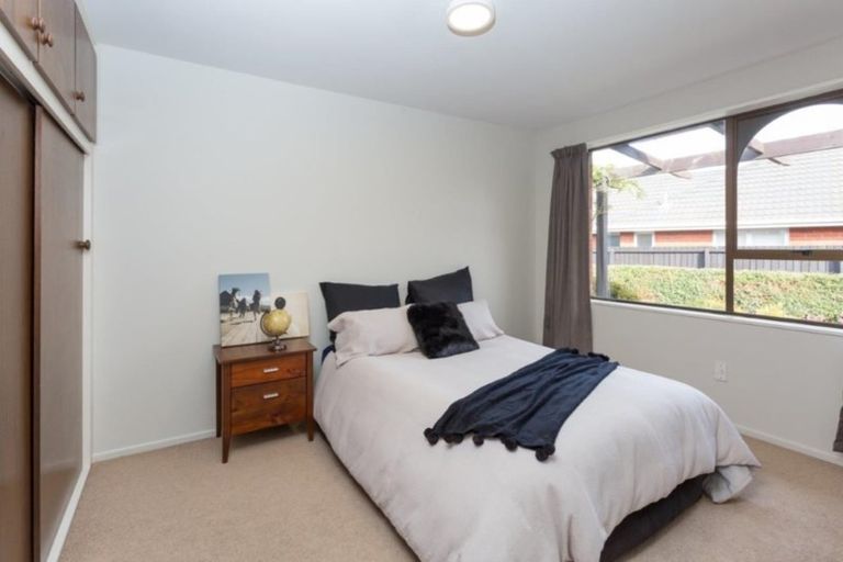 Photo of property in 6 Montclare Avenue, Ilam, Christchurch, 8041