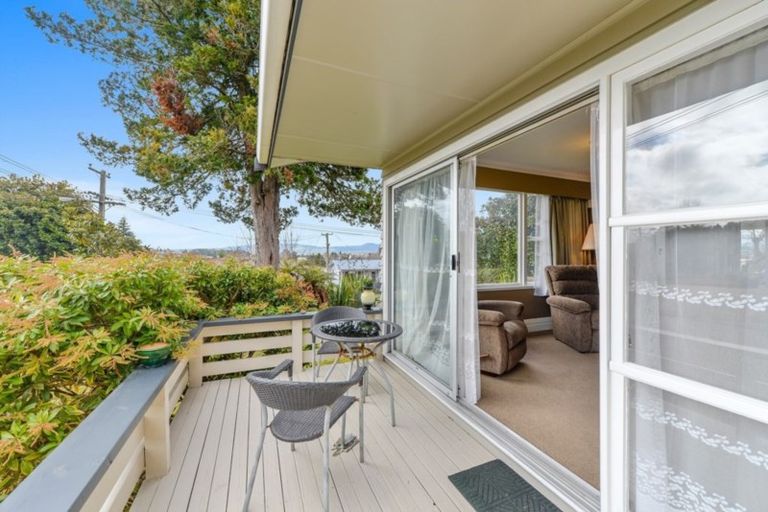 Photo of property in 2 Teal Place, Selwyn Heights, Rotorua, 3015