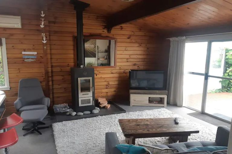 Photo of property in 17 Howe Street, New Brighton, Christchurch, 8083