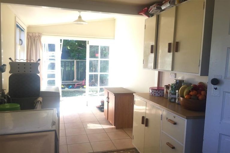 Photo of property in 37 Dorking Road, Brooklyn, Wellington, 6021