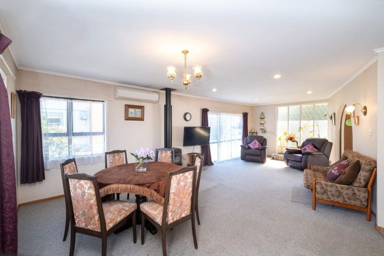 Photo of property in 6 Memorial Park Avenue, Haumoana, 4102