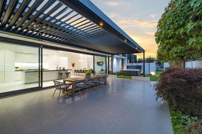 Photo of property in 31 Waiwetu Street, Fendalton, Christchurch, 8052