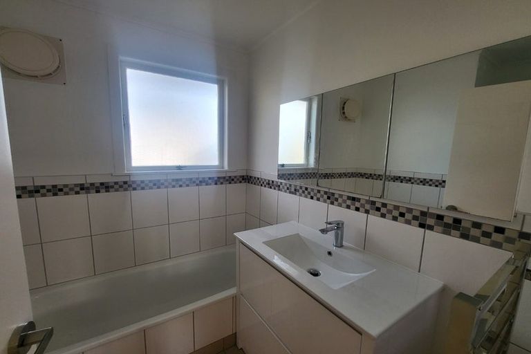 Photo of property in 29 Sycamore Drive, Sunnynook, Auckland, 0620