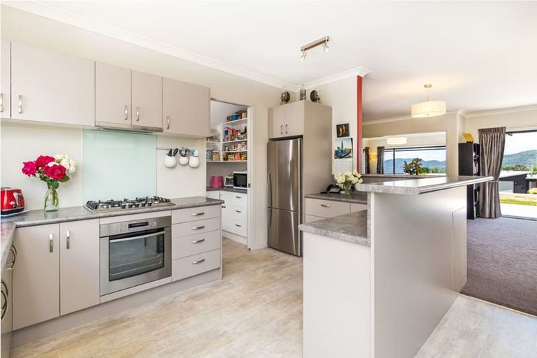 Photo of property in 12 Kestrel Lane, Kinloch, Taupo, 3377