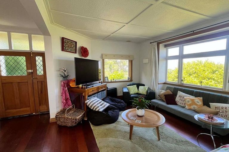 Photo of property in 16 Asquith Terrace, Brooklyn, Wellington, 6021