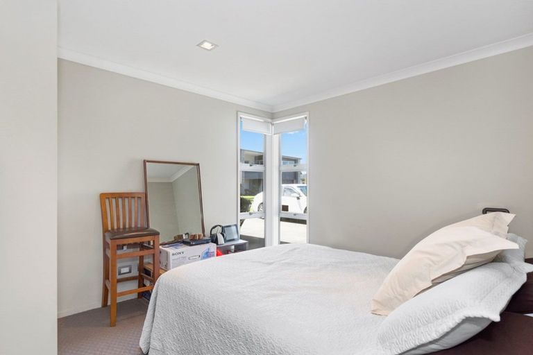 Photo of property in 15 Ella Place, Papamoa Beach, Papamoa, 3118