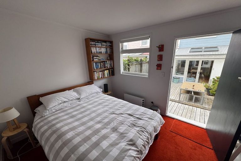 Photo of property in 64 Elizabeth Street, Mount Victoria, Wellington, 6011