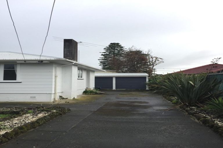 Photo of property in 1 Eddowes Street, Manurewa, Auckland, 2102