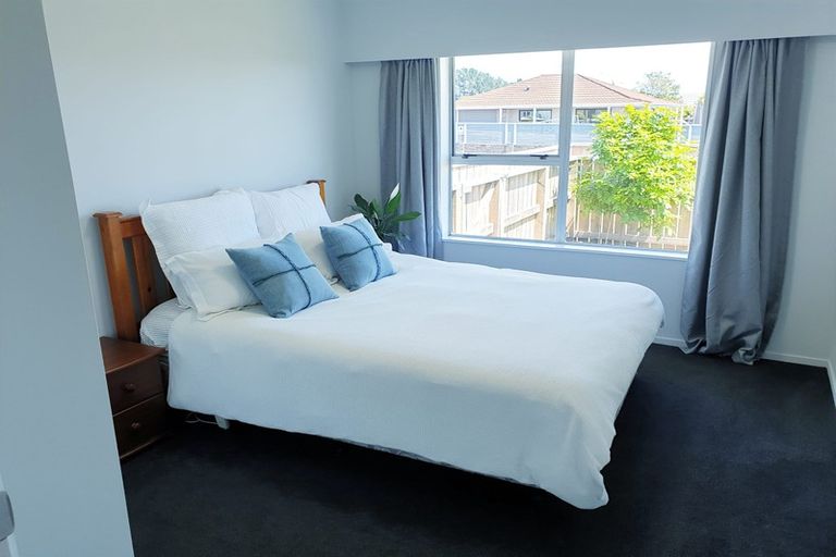 Photo of property in 122 Heta Road, Highlands Park, New Plymouth, 4312