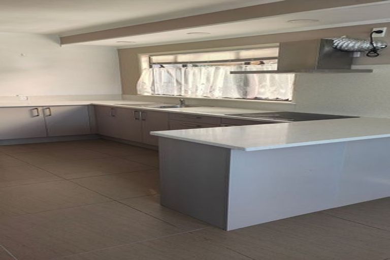 Photo of property in 2 Pandora Place, Pakuranga, Auckland, 2010