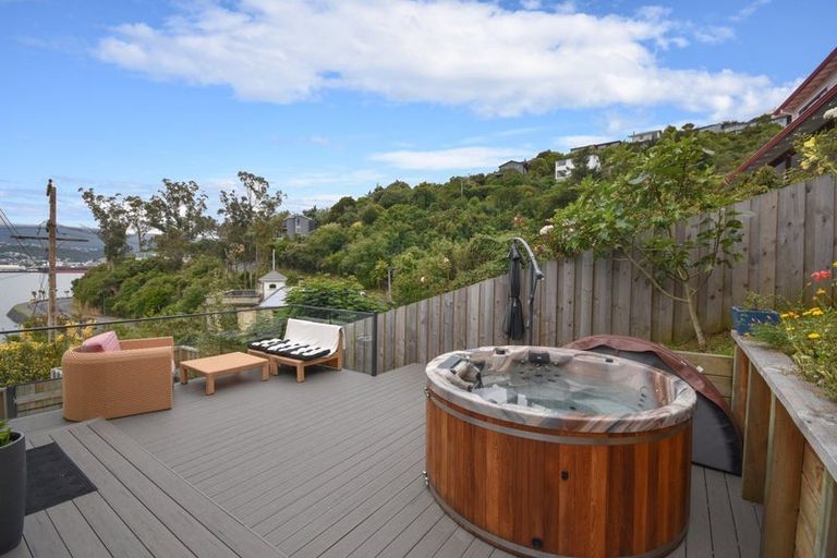 Photo of property in 2 Doon Street, Vauxhall, Dunedin, 9013