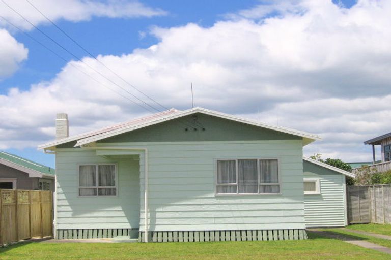 Photo of property in 16 Brighton Road, Waihi Beach, 3611