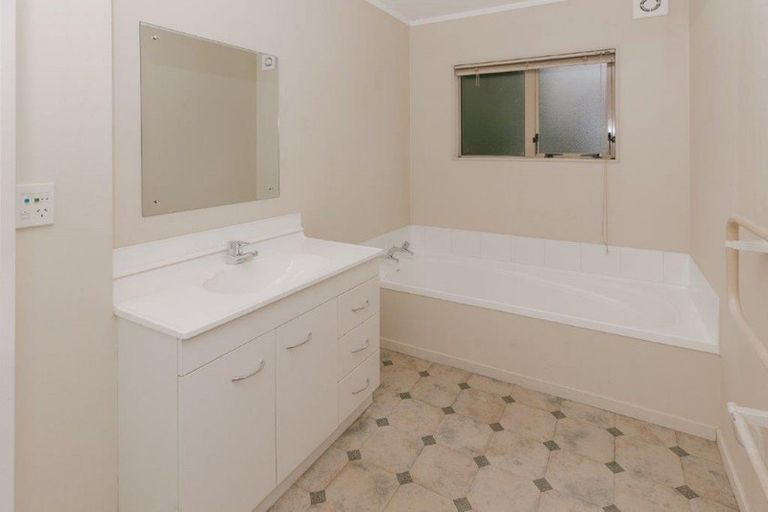Photo of property in 14 Emmerdale Mews, Highbury, Palmerston North, 4412
