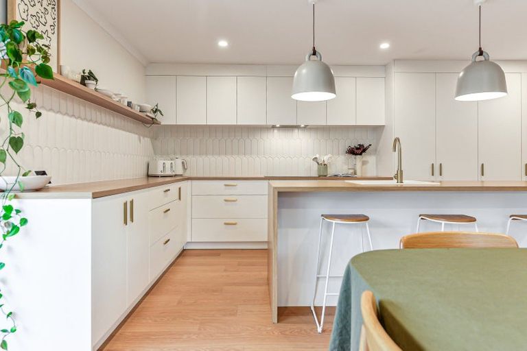 Photo of property in 14 Denham Court, Flagstaff, Hamilton, 3210