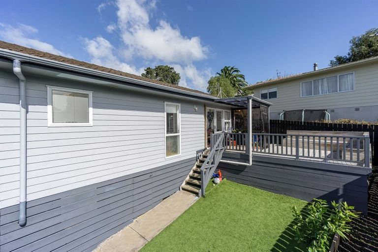 Photo of property in 3/41 Elizabeth Drive, West Harbour, Auckland, 0618
