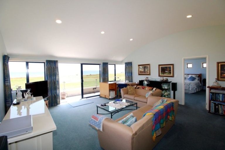 Photo of property in 130 Puka Crescent, Matarangi, Whitianga, 3592